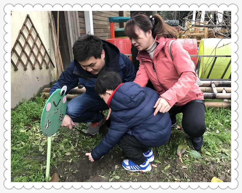 孩子們在老師的帶領下尋找校園內最美的地方,知道植樹的好處,孩子們還